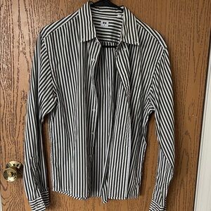 Uniqlo Striped Black and White Button-Up Shirt